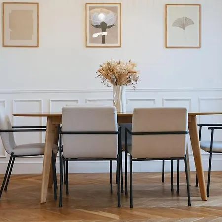 Luxury Typical Parisian Apartament